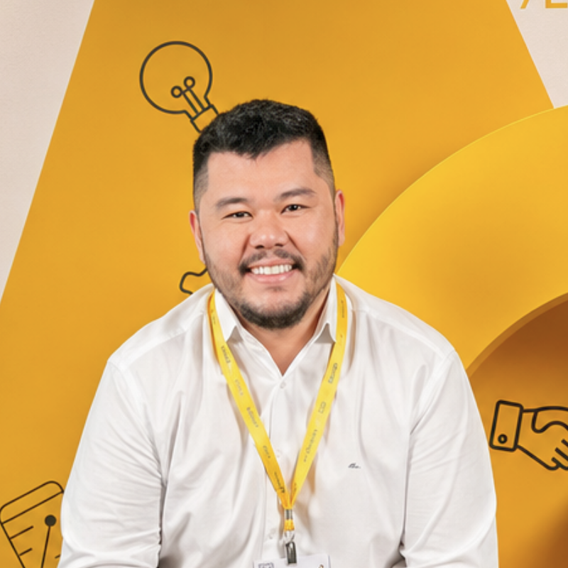 William Nagase, fundador e CEO da Agência Nagase, bacharel em Publicidade e 17 anos de experiência